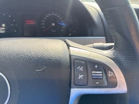 Used 2009 Pontiac G8 w/ Premium Package image 16