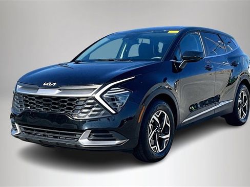 Used 2024 Kia Sportage LX image 2