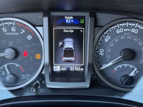 Used 2023 Toyota Tacoma TRD Off-Road image 13