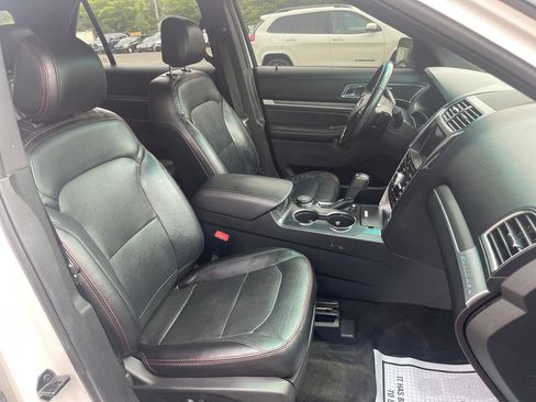 Used 2016 Ford Explorer Sport w/ Equipment Group 401A AWD/4WD image 21
