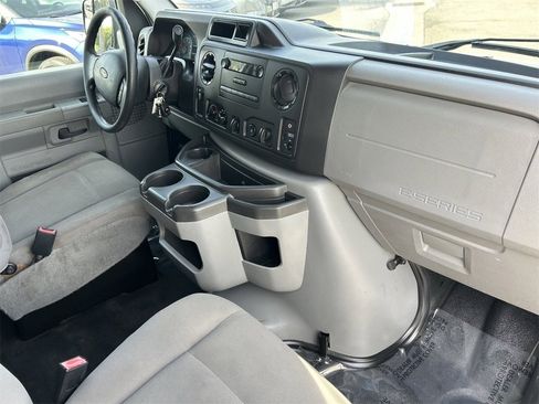 Used 2014 Ford E-250 and Econoline 250 image 9