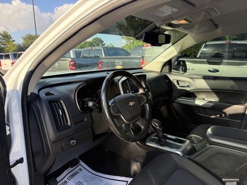 Used 2022 Chevrolet Colorado LT w/ Fleet Safety Package RWD image 6