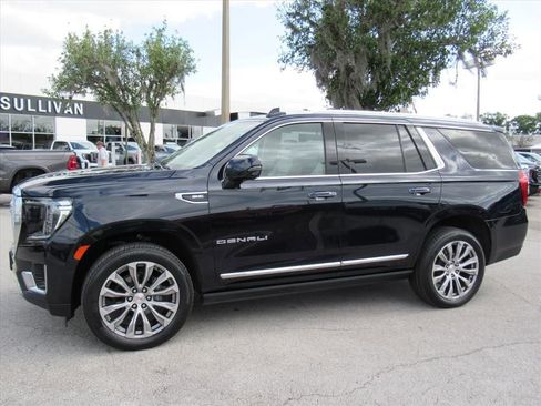 Used 2021 GMC Yukon Denali w/ Denali Premium Package AWD/4WD image 4