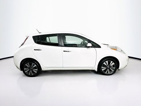 Used 2017 Nissan Leaf SV w/ Premium Package image 10