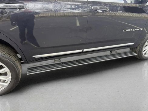 Used 2023 GMC Yukon Denali image 9