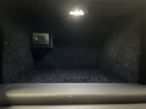 Used 2015 Chevrolet Corvette Z06 w/ 2LZ Preferred Equipment Group image 2