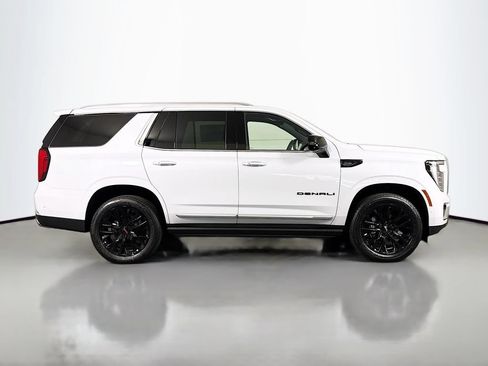 New 2026 GMC Yukon Denali w/ Denali Reserve Package AWD/4WD image 8