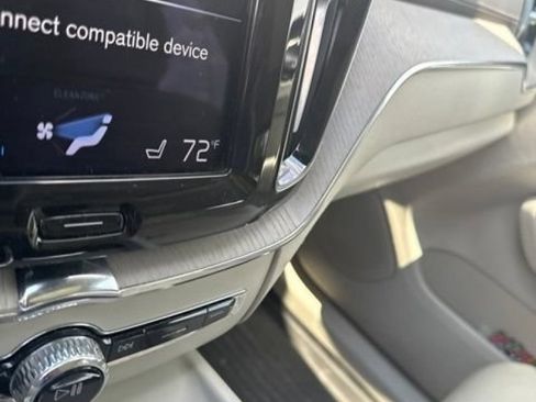 Used 2021 Volvo XC60 T5 Inscription w/ Protection Package FWD image 6
