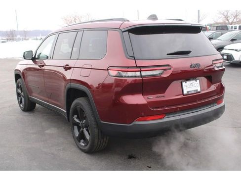 Used 2022 Jeep Grand Cherokee L Laredo image 6