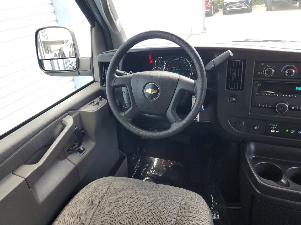 Used 2025 Chevrolet Express 3500 LT w/ LT Preferred Equipment Group RWD image 12