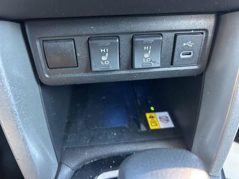 Used 2023 Toyota Corolla Cross XLE w/ Convenience Package FWD image 18