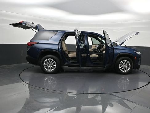 Used 2023 Chevrolet Traverse LS FWD image 34
