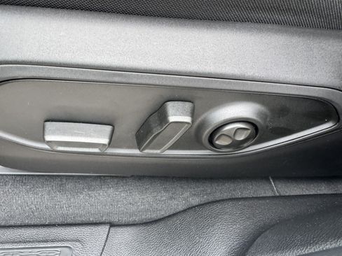 Used 2025 Jeep Grand Cherokee Laredo X w/ Luxury Tech Group I AWD/4WD image 10