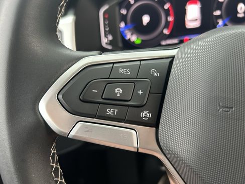 Used 2023 Volkswagen Atlas SE w/ Panoramic Sunroof Package image 17