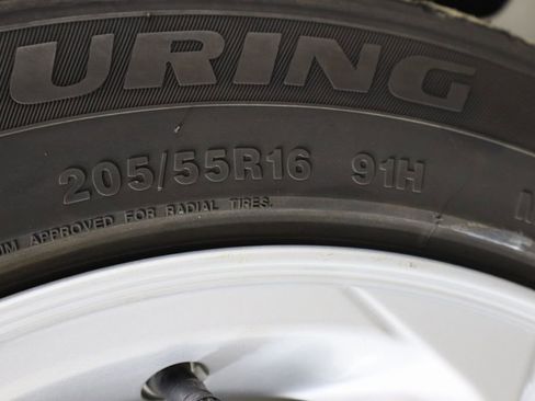 Used 2016 Chevrolet Cruze LT w/ Convenience Package image 38