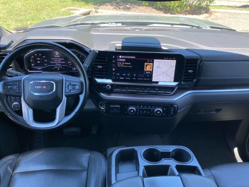 Used 2025 GMC Sierra 1500 SLT AWD/4WD image 17