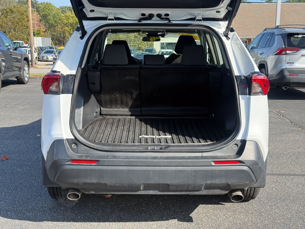 Used 2024 Toyota RAV4 XLE w/ Convenience Package AWD/4WD image 5