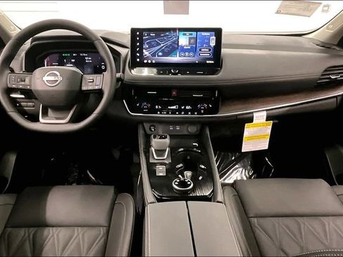 New 2025 Nissan Rogue Platinum AWD/4WD image 6