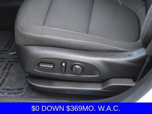 Used 2021 GMC Acadia SLE w/ Driver Convenience Package image 15