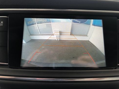 Used 2019 Buick Enclave Essence FWD image 29