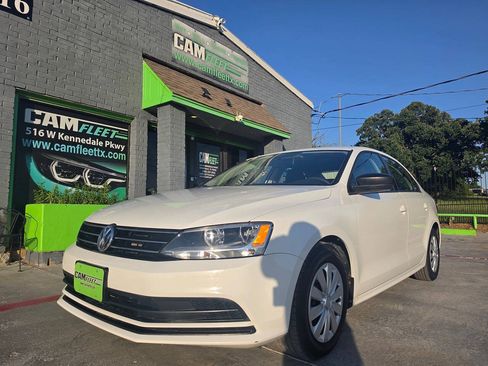 Used 2016 Volkswagen Jetta S FWD image 2