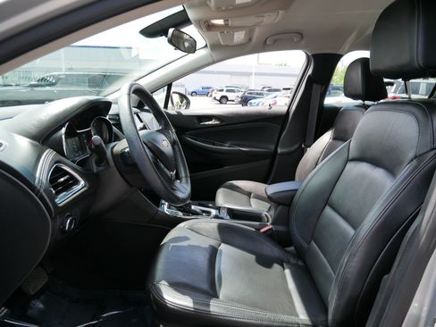 Used 2017 Chevrolet Cruze Premier FWD image 33