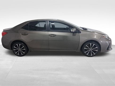 Used 2019 Toyota Corolla SE FWD image 4