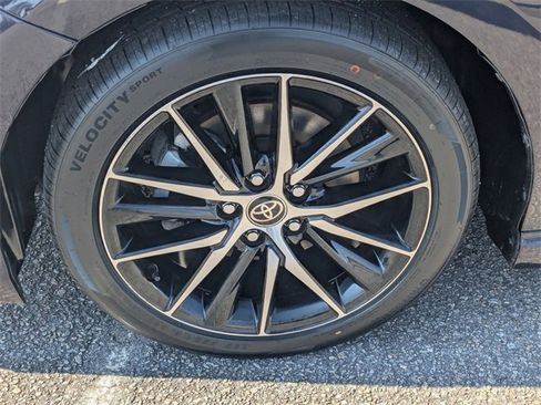 Used 2022 Toyota Camry SE image 10