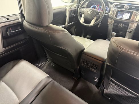 Used 2019 Toyota 4Runner SR5 Premium image 38