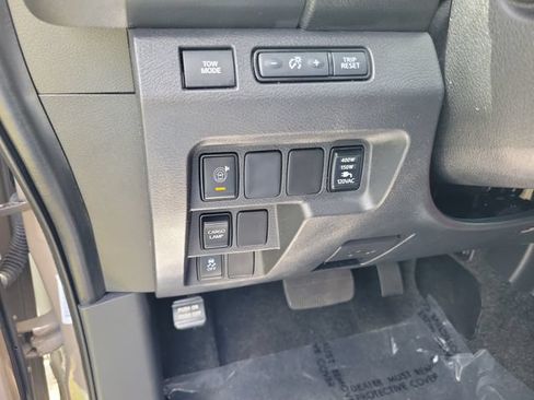 Used 2022 Nissan Frontier Pro-X RWD image 19