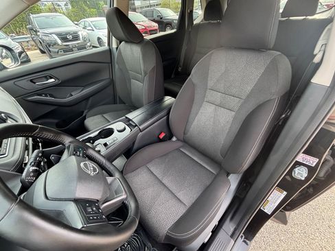 Used 2025 Nissan Rogue SV image 37