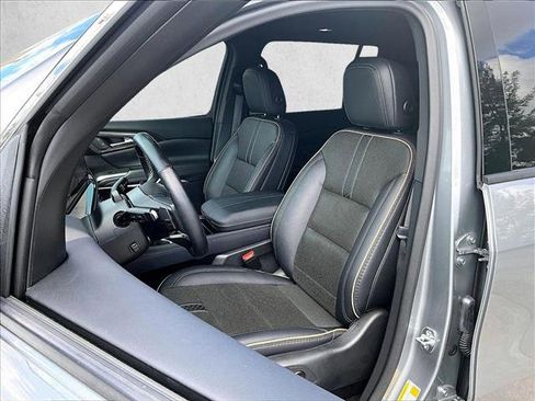 Certified 2025 Chevrolet Traverse High Country image 27