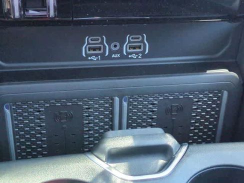 New 2026 RAM 2500 Laramie AWD/4WD image 33