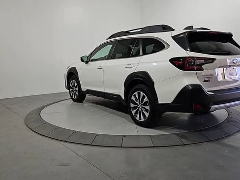 Certified 2025 Subaru Outback Limited image 3