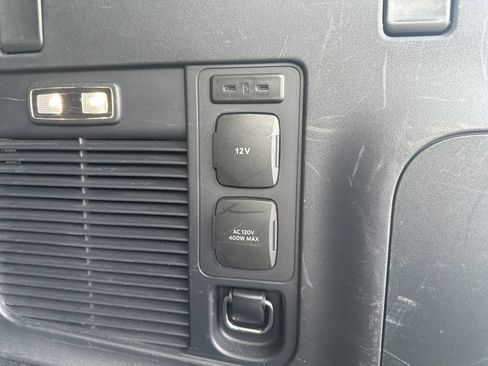 Used 2025 Ford Expedition Max Platinum AWD/4WD image 34