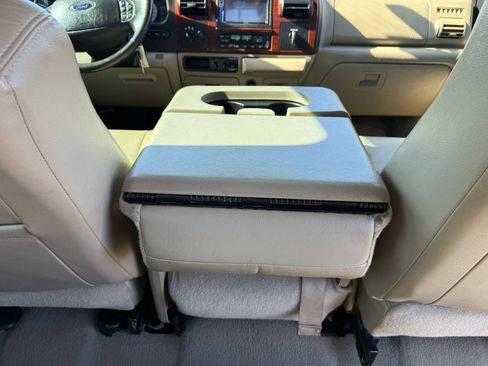 Used 2006 Ford F350 Lariat AWD/4WD image 23