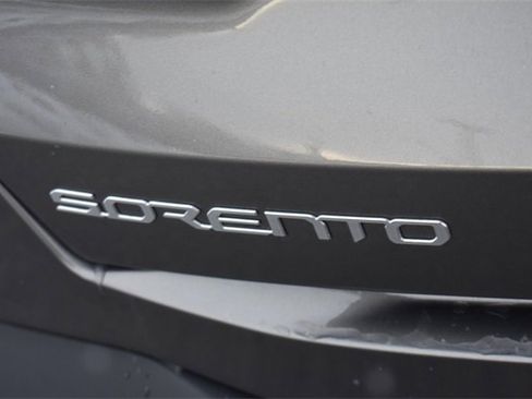 Certified 2025 Kia Sorento EX image 16