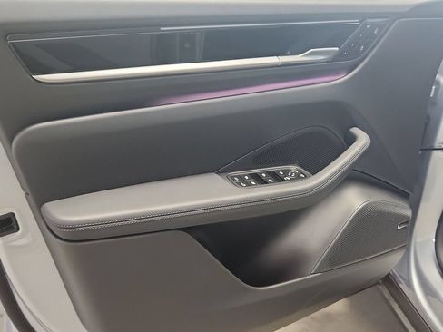 New 2026 Porsche Macan 4 Electric AWD/4WD image 13
