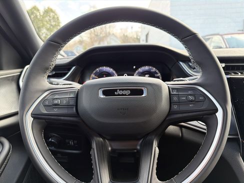 New 2025 Jeep Grand Cherokee Altitude AWD/4WD image 14