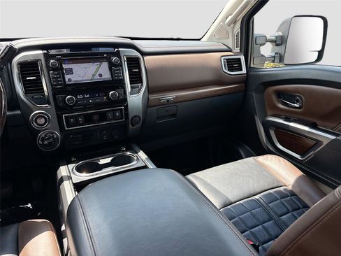 Used 2016 Nissan Titan Platinum Reserve AWD/4WD image 23