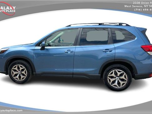 Used 2022 Subaru Forester Premium AWD/4WD image 8