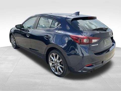 Used 2018 MAZDA MAZDA3 Grand Touring w/ Premium Equipment Package FWD image 7