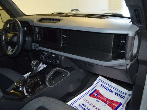 Used 2022 Ford Bronco Big Bend w/ Sasquatch Package AWD/4WD image 10