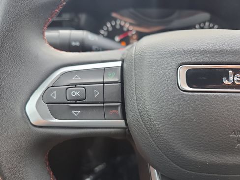 Used 2025 Jeep Compass Trailhawk AWD/4WD image 16