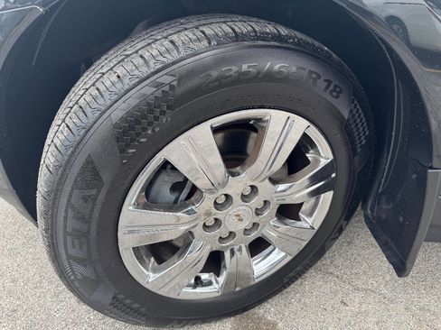 Used 2014 Cadillac SRX Luxury w/ Driver Awareness Package image 19