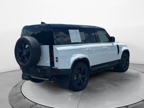 Used 2025 Land Rover Defender 110 X-Dynamic SE AWD/4WD image 7