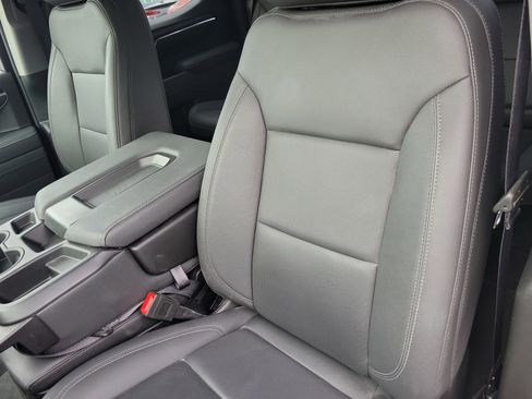 Used 2025 GMC Sierra 1500 SLT image 5