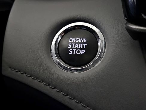 Used 2023 Toyota Highlander XLE image 25