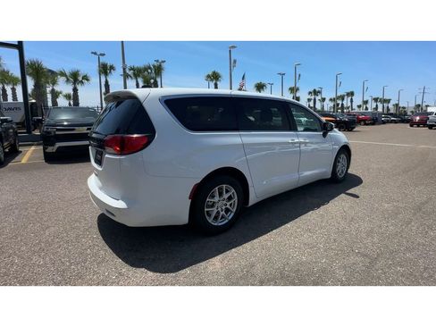 Used 2023 Chrysler Voyager LX FWD image 2
