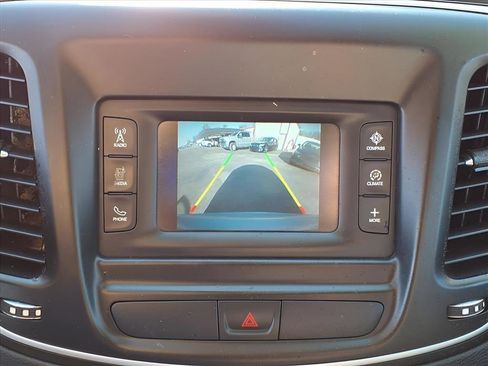 Used 2016 Chrysler 200 Limited image 4